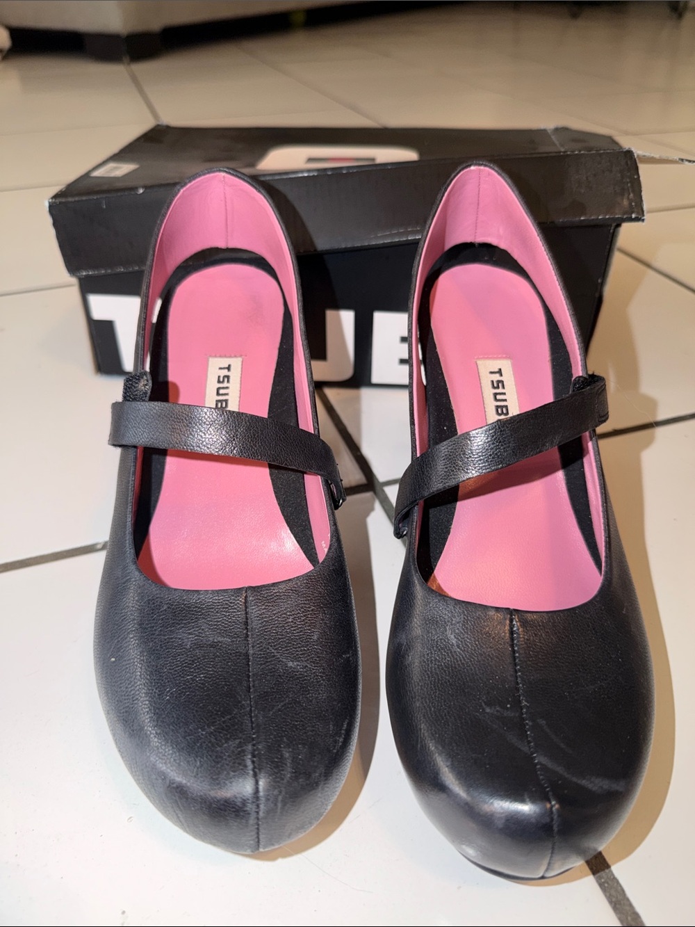 Tsubo Black Mary Jane heels with Pink Lining